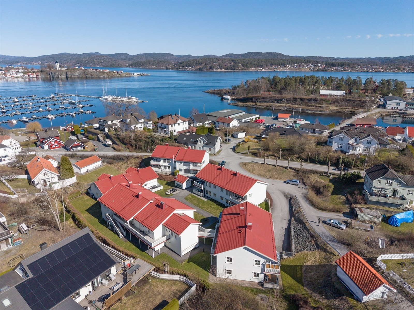 Borettslaget består av 20 boenheter fordelt på 5 bygninger. Sentralt beliggende i et maritimt nærmijø hvor det er kort gange ned til småbåthavnen og fin park. Galleribilde