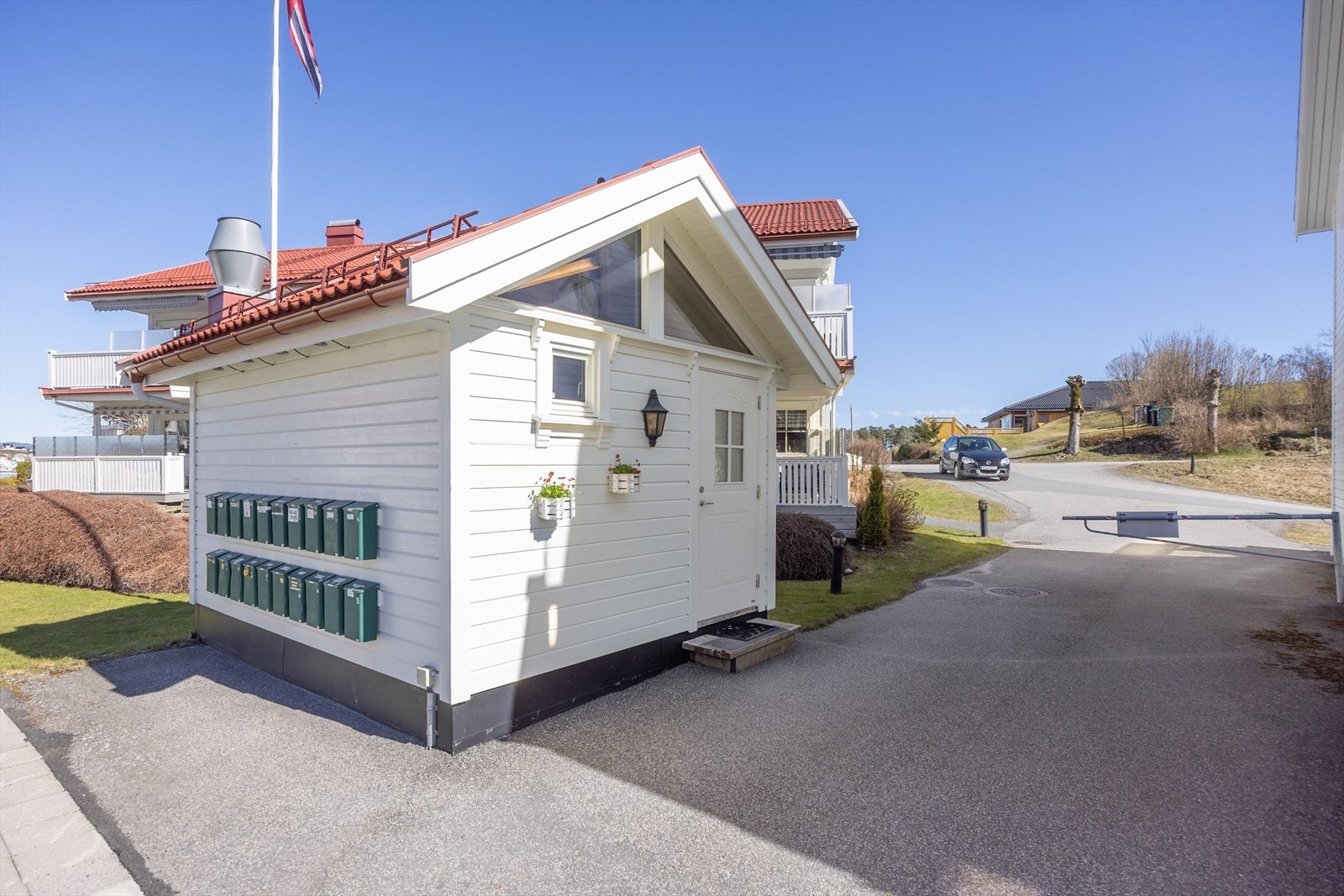 Veldrevet og hyggelig borettslag med flotte fellesarealer. Galleribilde
