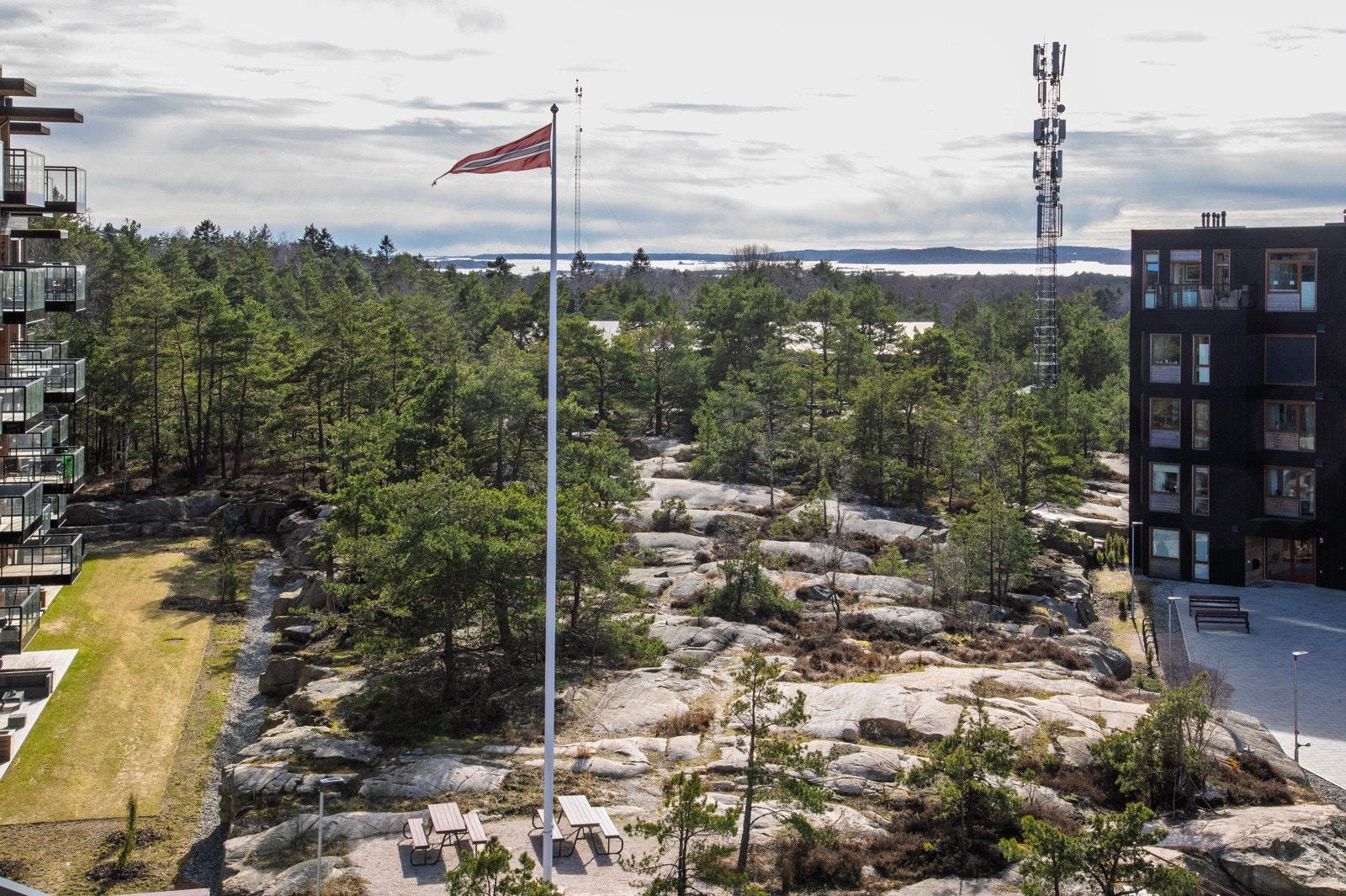 Flott panoramautsikt fra felles takterrasse, bildet viser utsyn mot syd Galleribilde