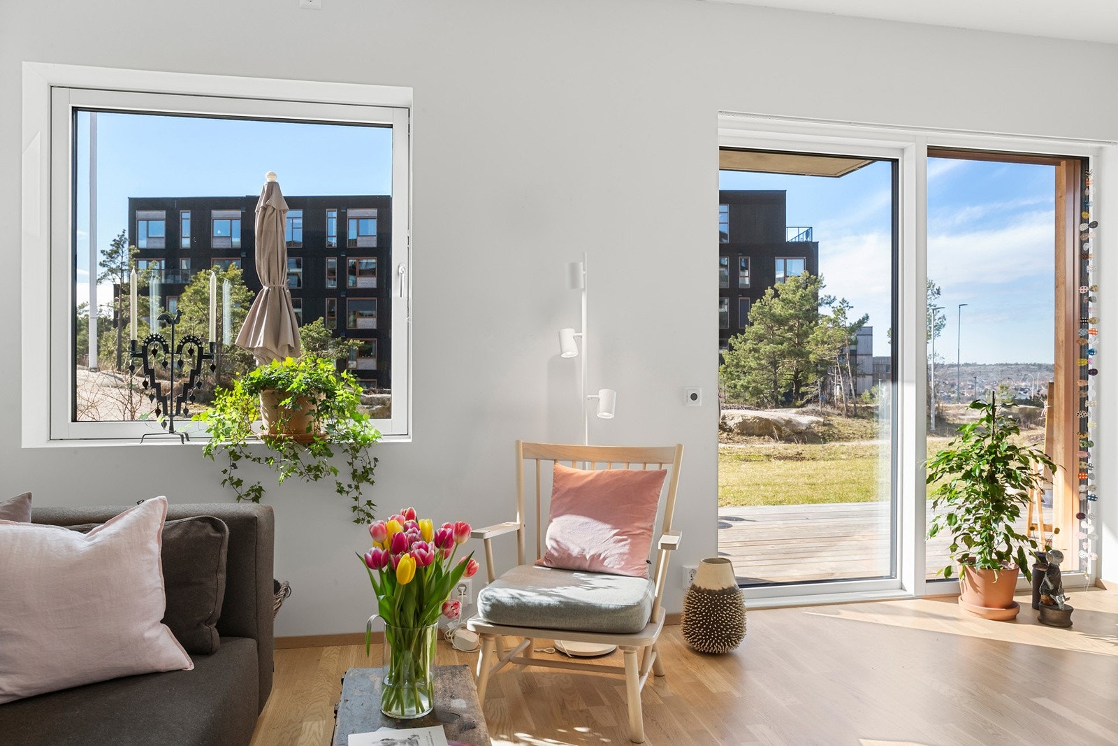 Adkomst til markterrasse via skyvedør Galleribilde