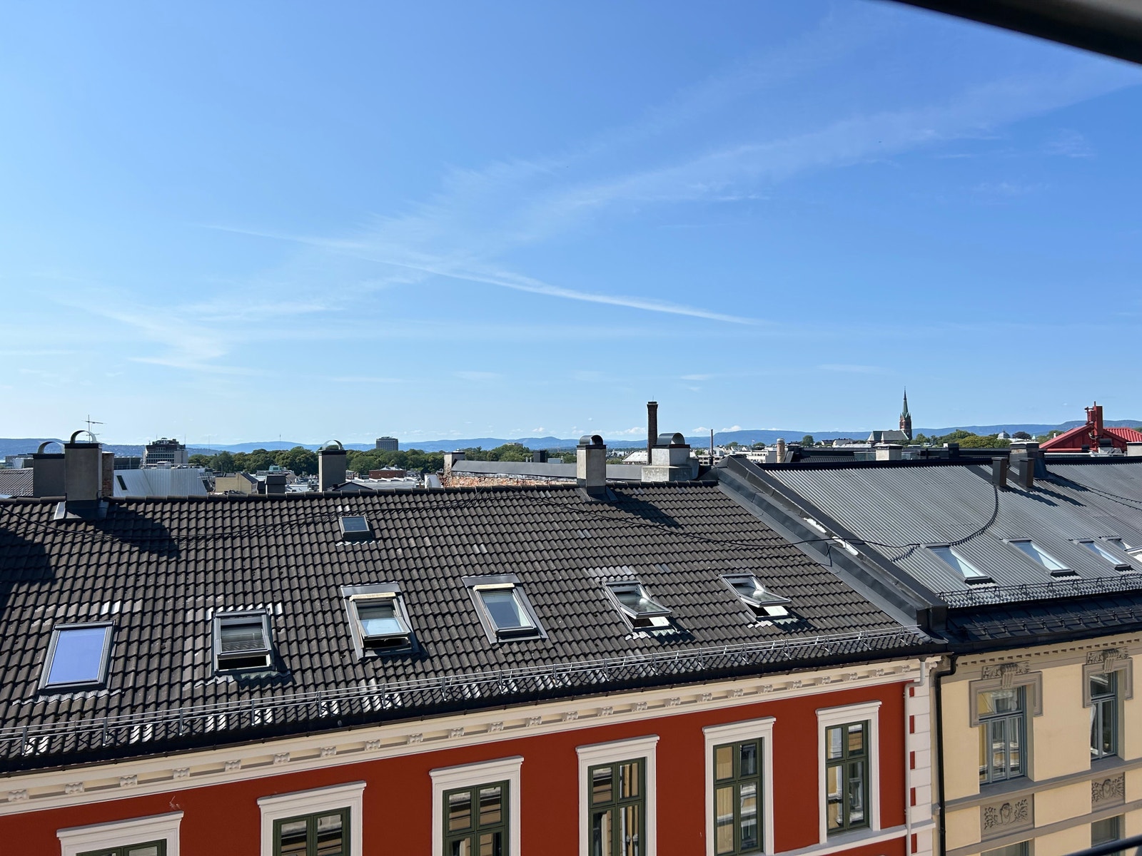 Herlig utsikt over byens tak Galleribilde