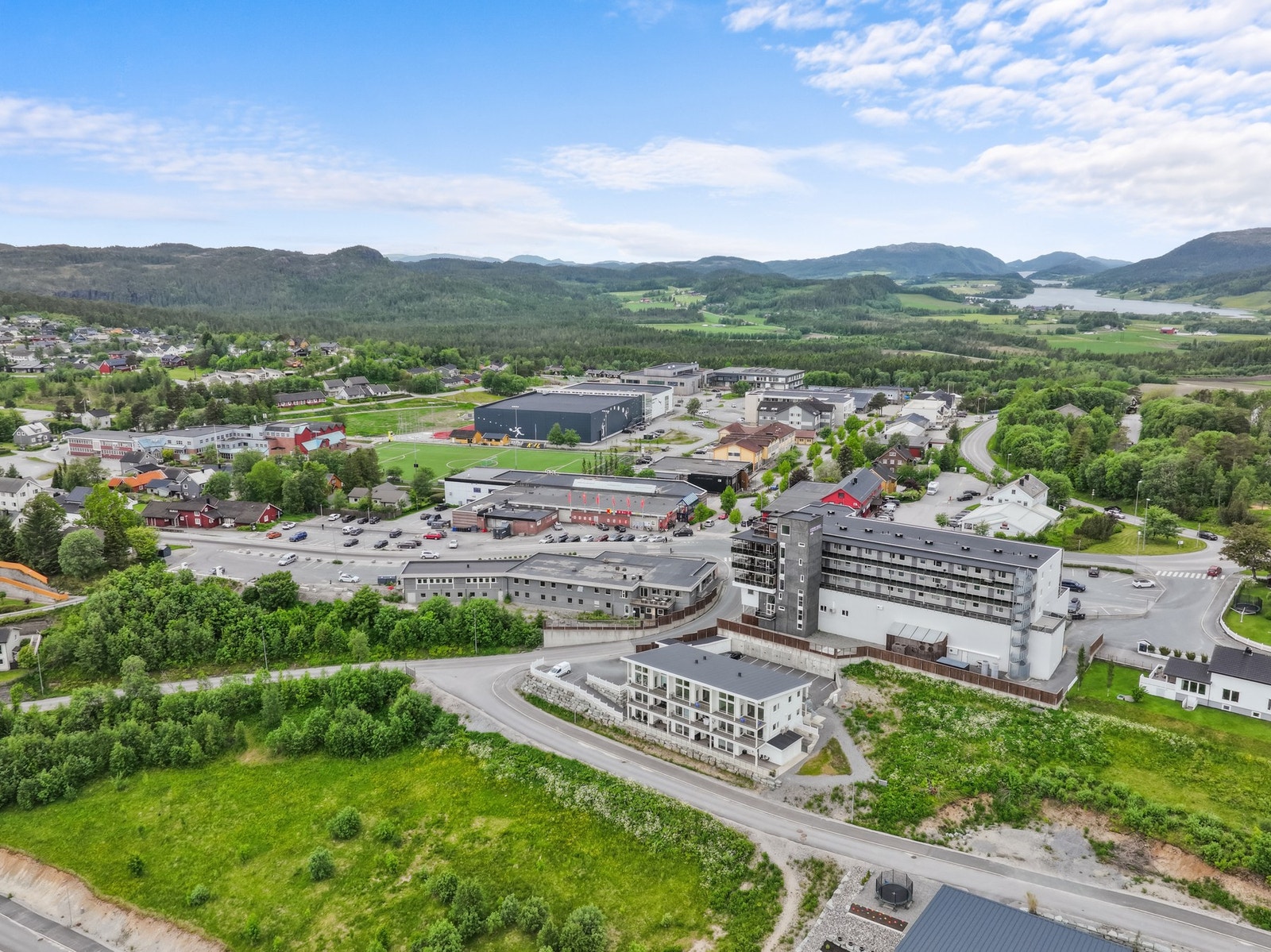 Velkommen til Feskarbyvegen 20 - moderne leilighet midt i Kolvereid sentrum. Galleribilde