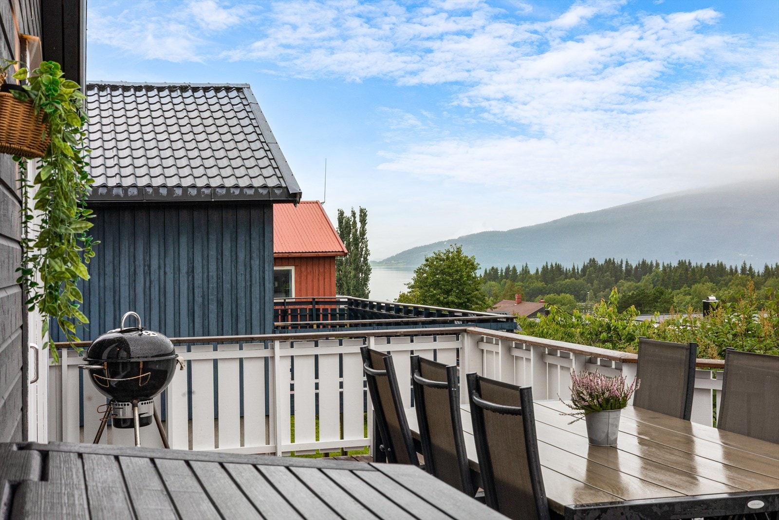 Balkongen er på hele 54 m²! Galleribilde