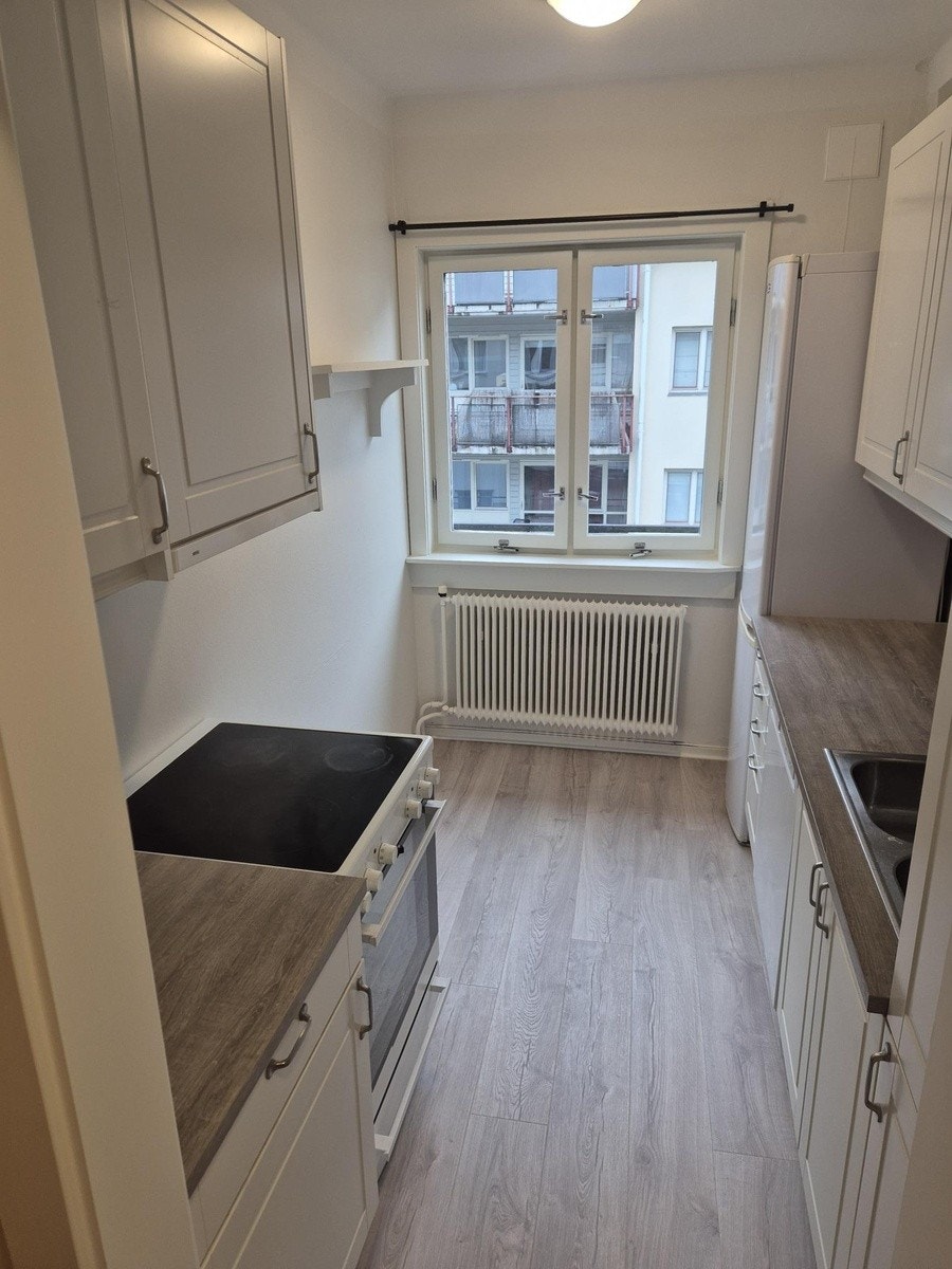 Kjøkken med plass til spisebord Galleribilde
