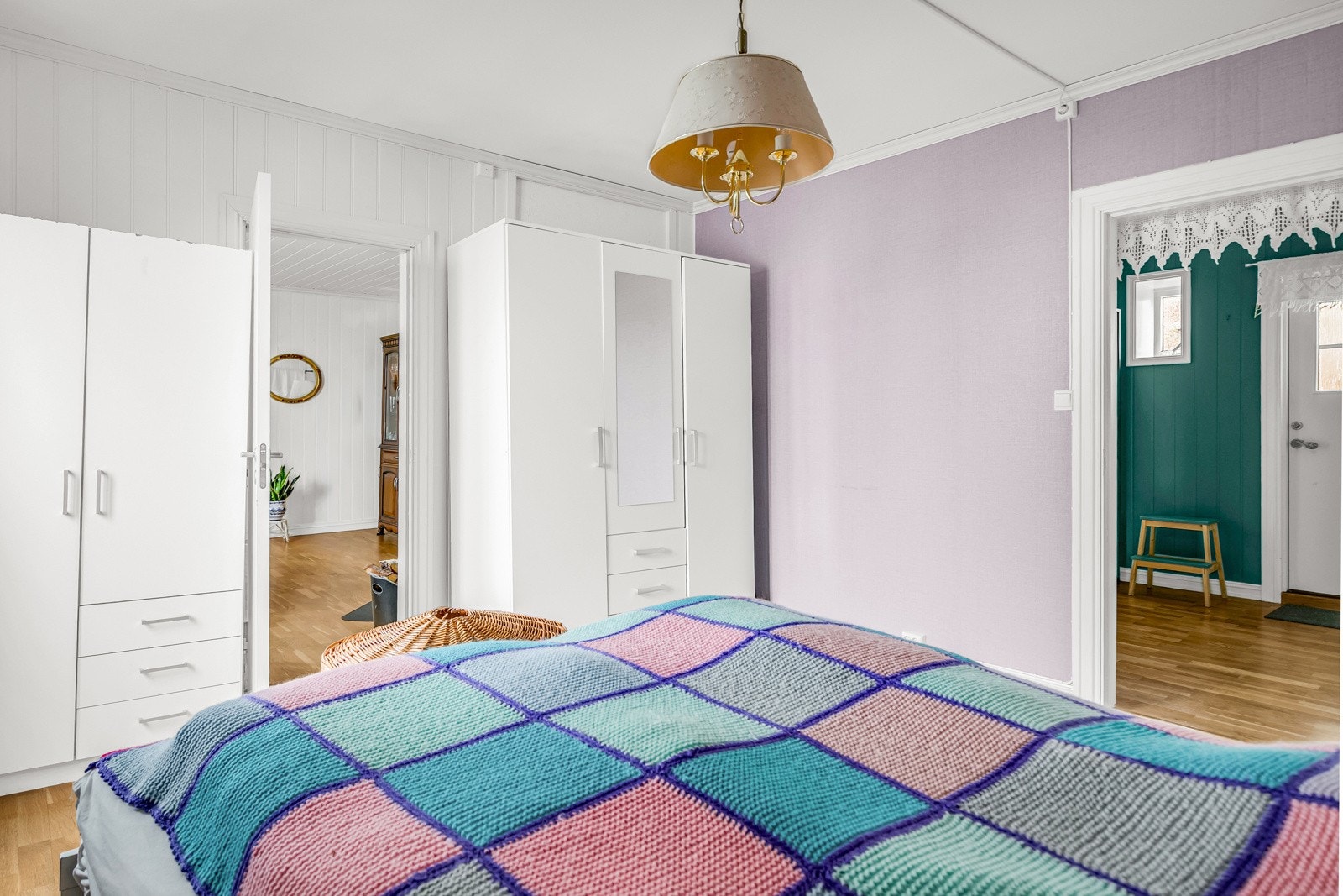 Soverom nummer 2 er det ikke tatt bilde av, da det i dag blir brukt som bod. Galleribilde