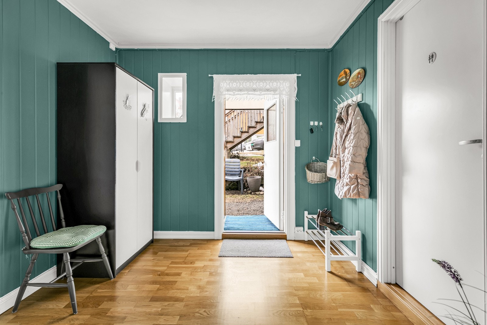 Enkel adkomst fra bakkeplan. Galleribilde