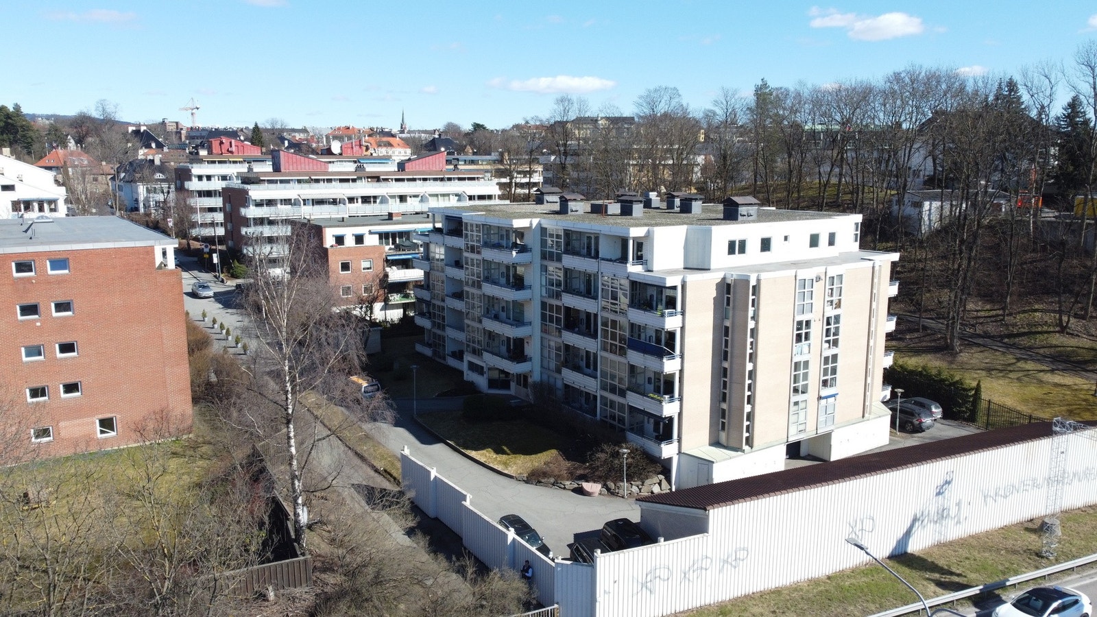 Velkommen til Olav Kyrres gate 13. Flott 2-roms selveierleilighet med vestvendt terrasse på 7 kvm, garasje og heis. Galleribilde