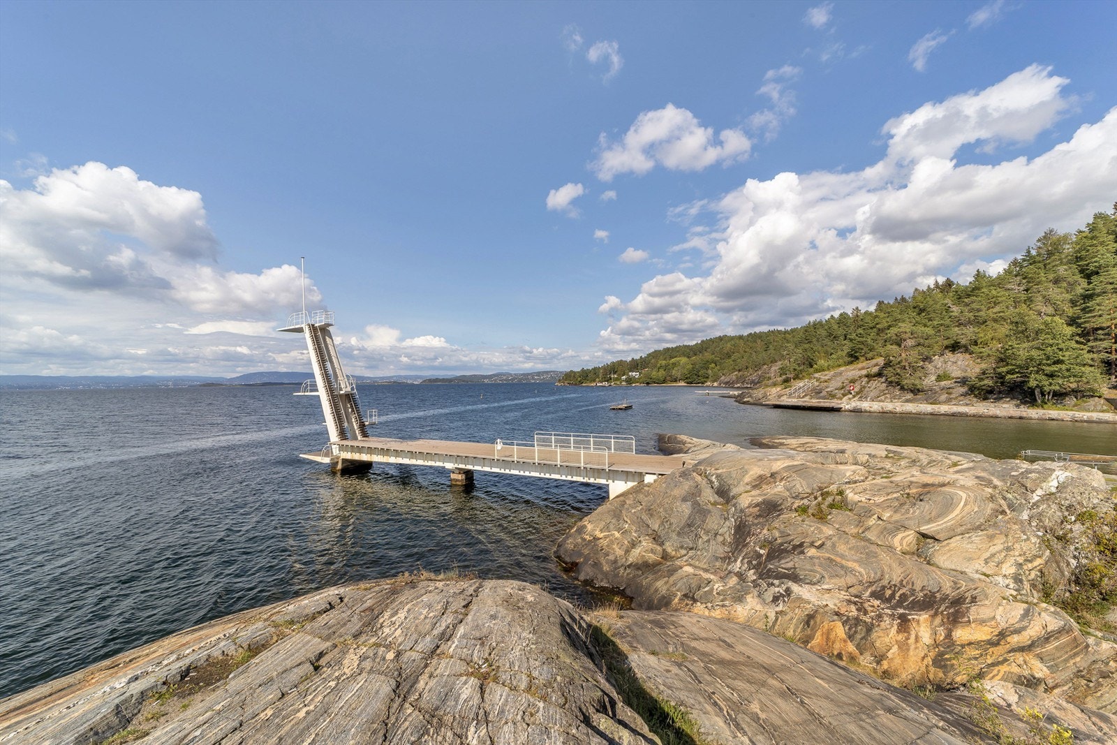 Ingierstrand med fine bademuligheter innen kort kjøreavstand Galleribilde