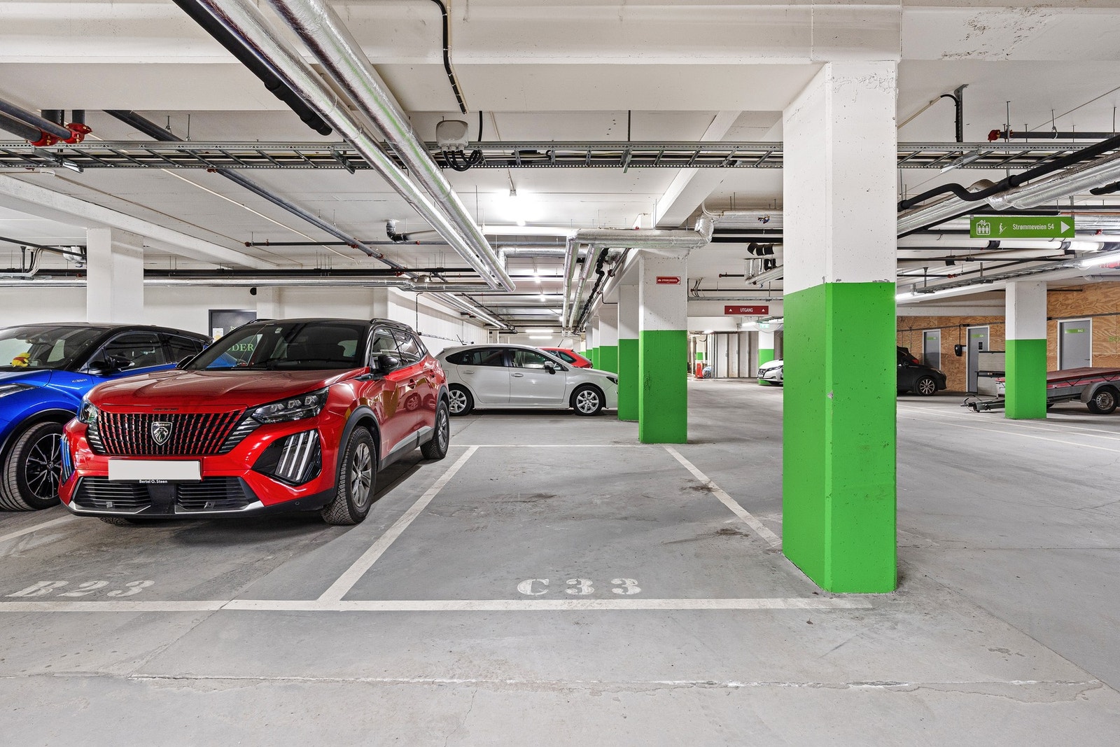 Leiligheten disponerer parkeringsplass i garasjeanlegg med direkte adkomst til bygget Galleribilde