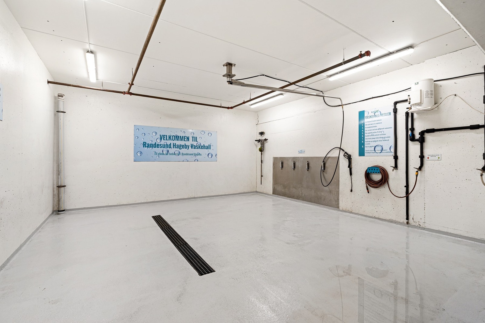 I tilknytning til garasjeanlegget finnes det praktisk vaskehall for beboerne Galleribilde