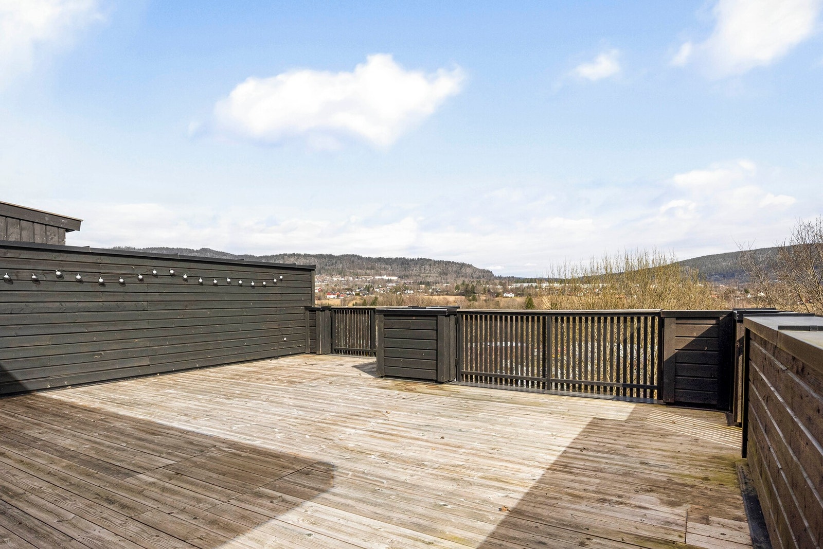 Meget romslig takterrasse på hele 46 kvm Galleribilde