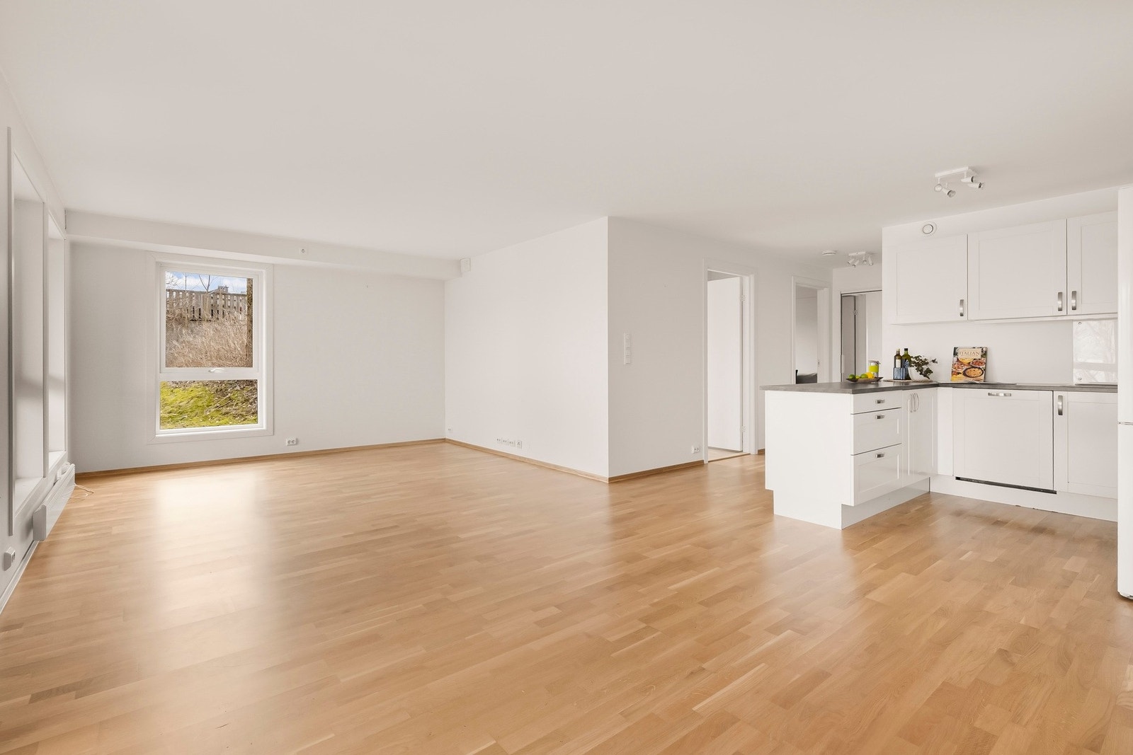 Stuen er meget romslig Galleribilde
