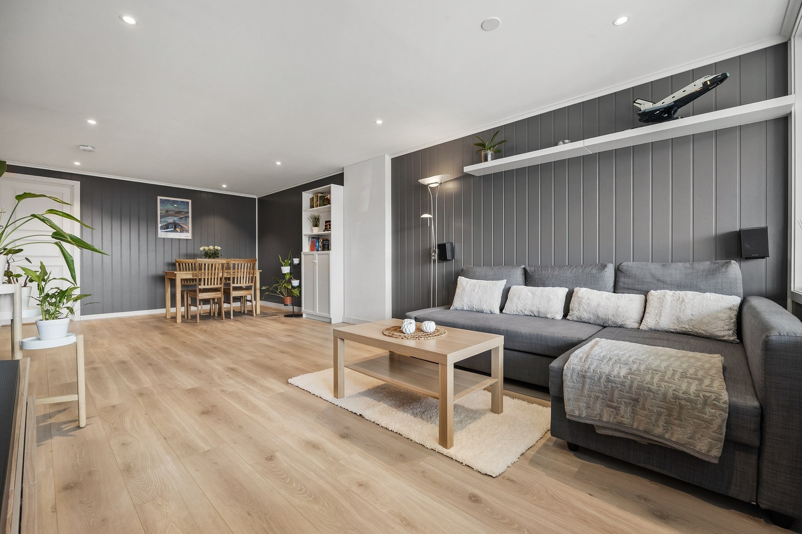God plass til en romslig sofagruppe. Galleribilde