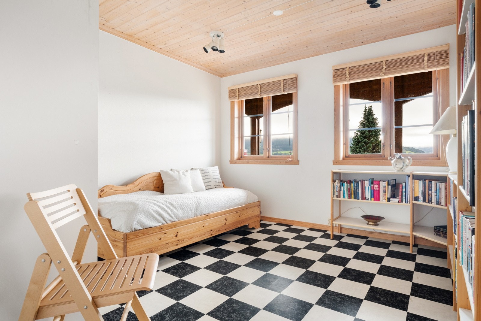 - Soverom nede 12,3 m² - Galleribilde