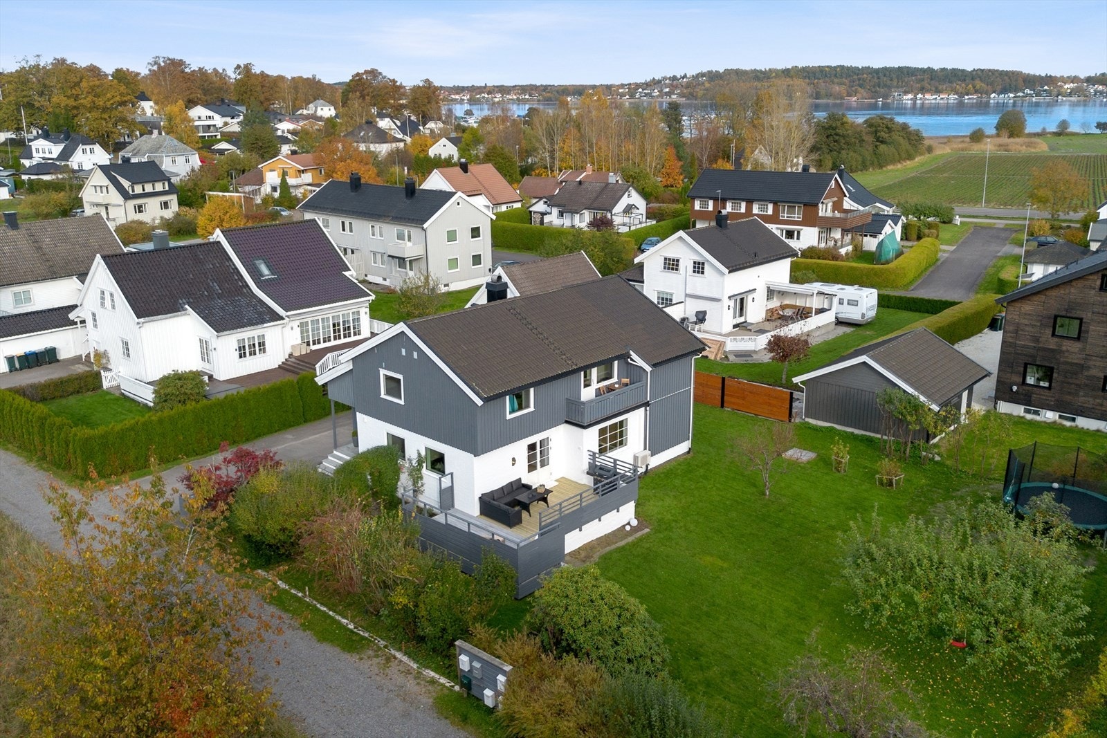 DNB Eiendom V/Katrine Wilberg har gleden av å presentere Kornveien 3 - En innholdsrik enebolig med stor tomt. Galleribilde