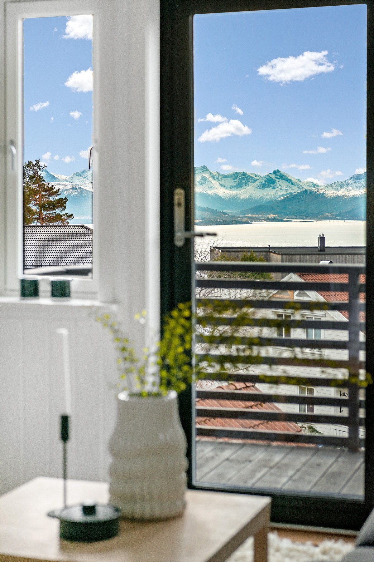 Flott utsikt fra loftstuen Galleribilde