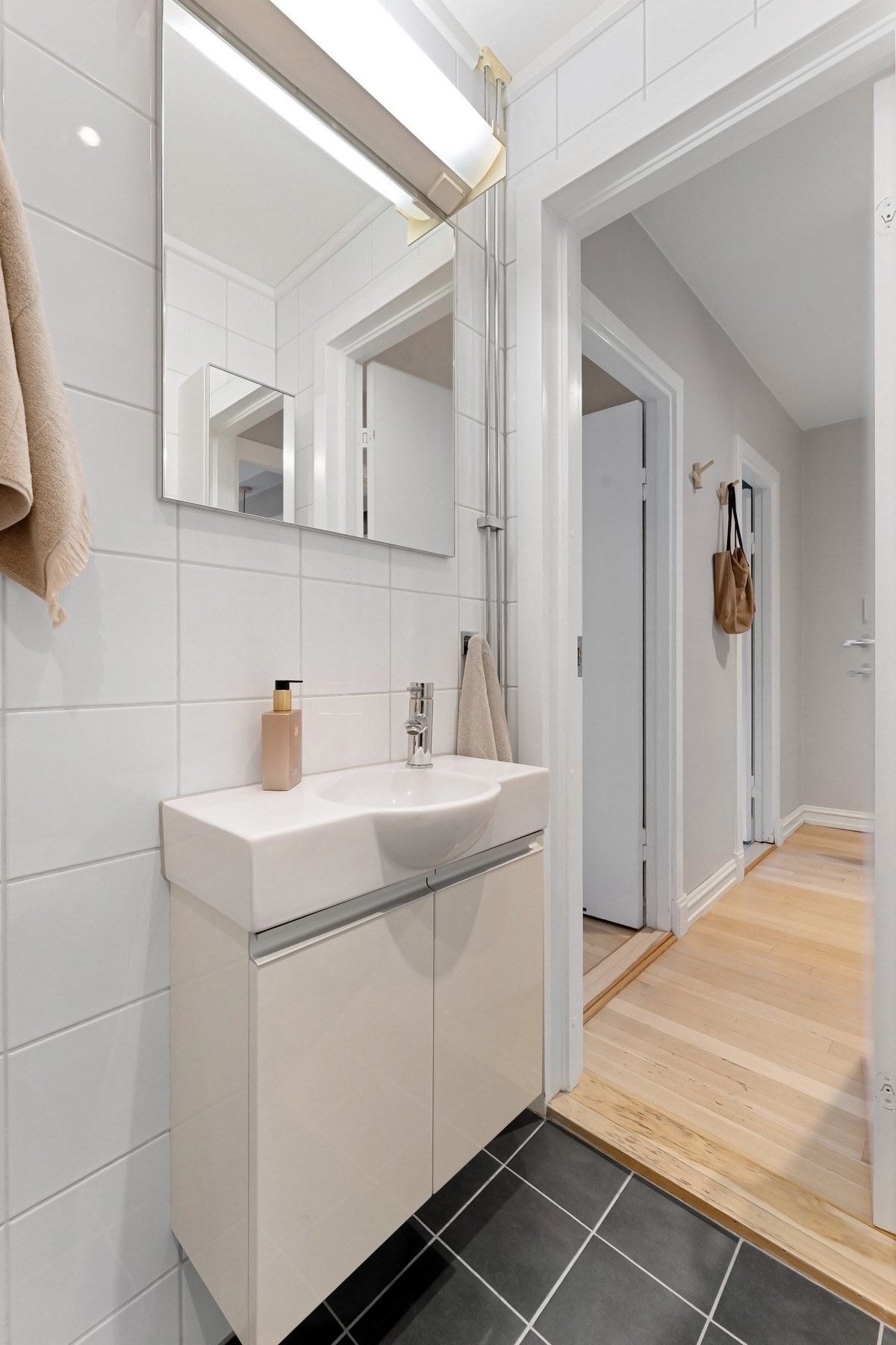 Badet har en tidsmessig innredning. Galleribilde