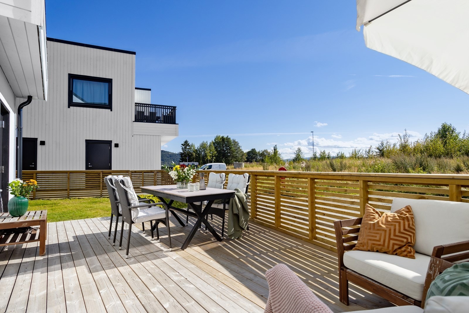 Her kan dere nyte sol fra morgen til kl. 18 på kvelden. Galleribilde