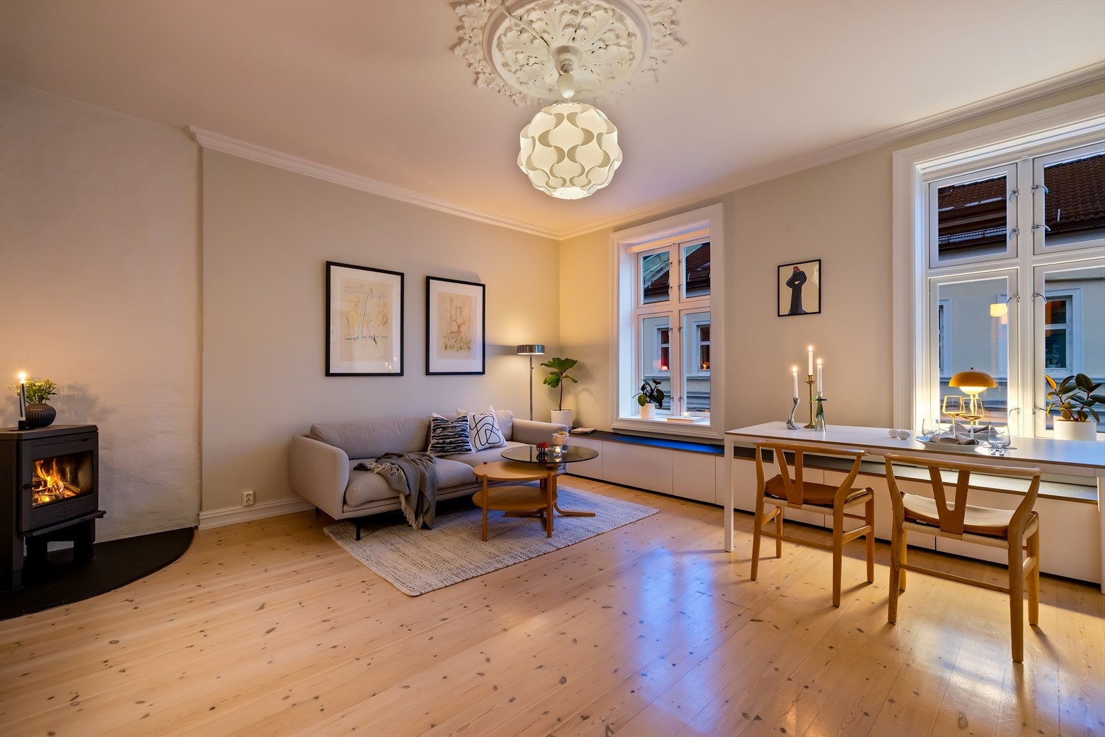 Kveldsstemning i stue Galleribilde