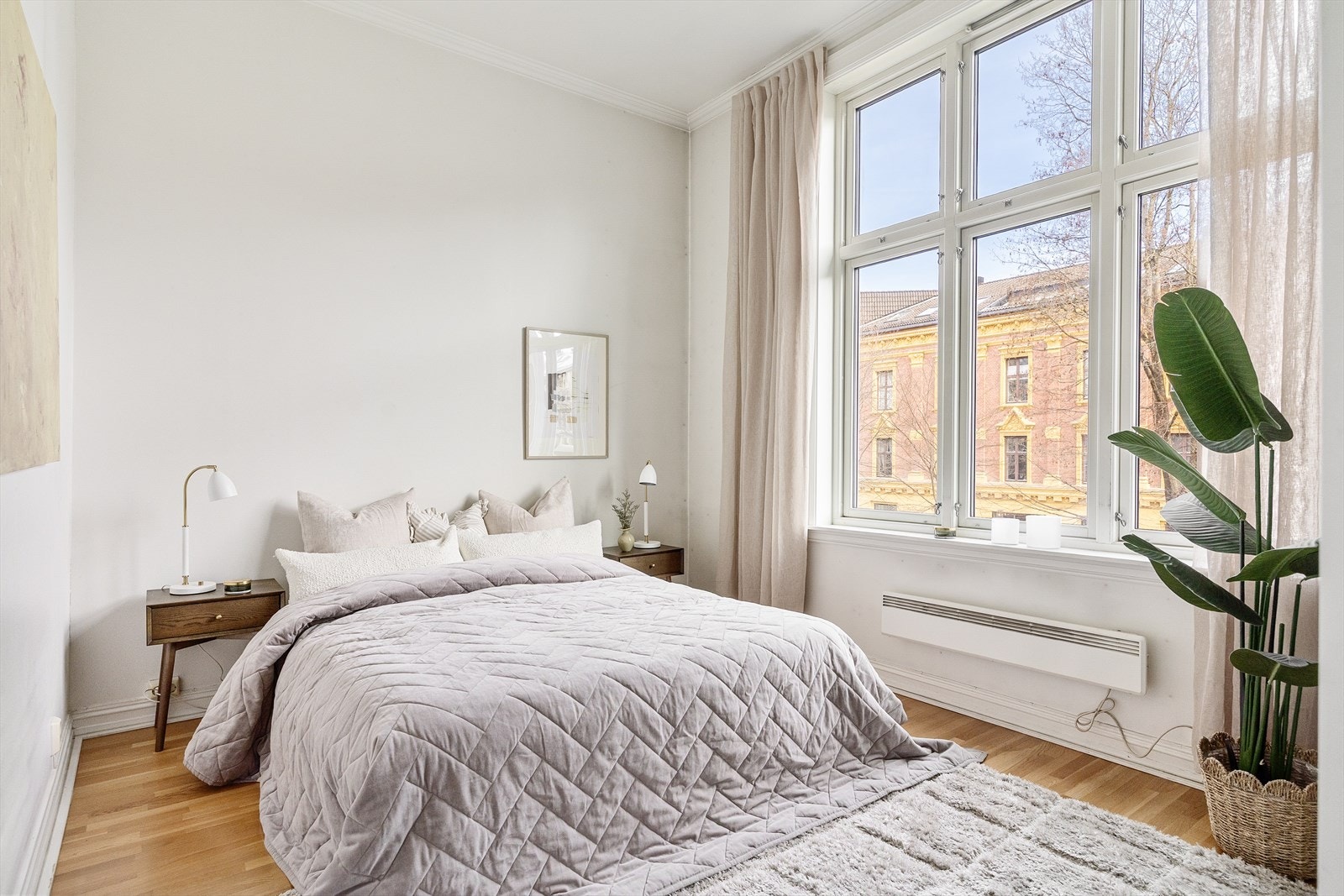 Soverom 2 er også av god størrelse og har god plass til en dobbelteng. Galleribilde