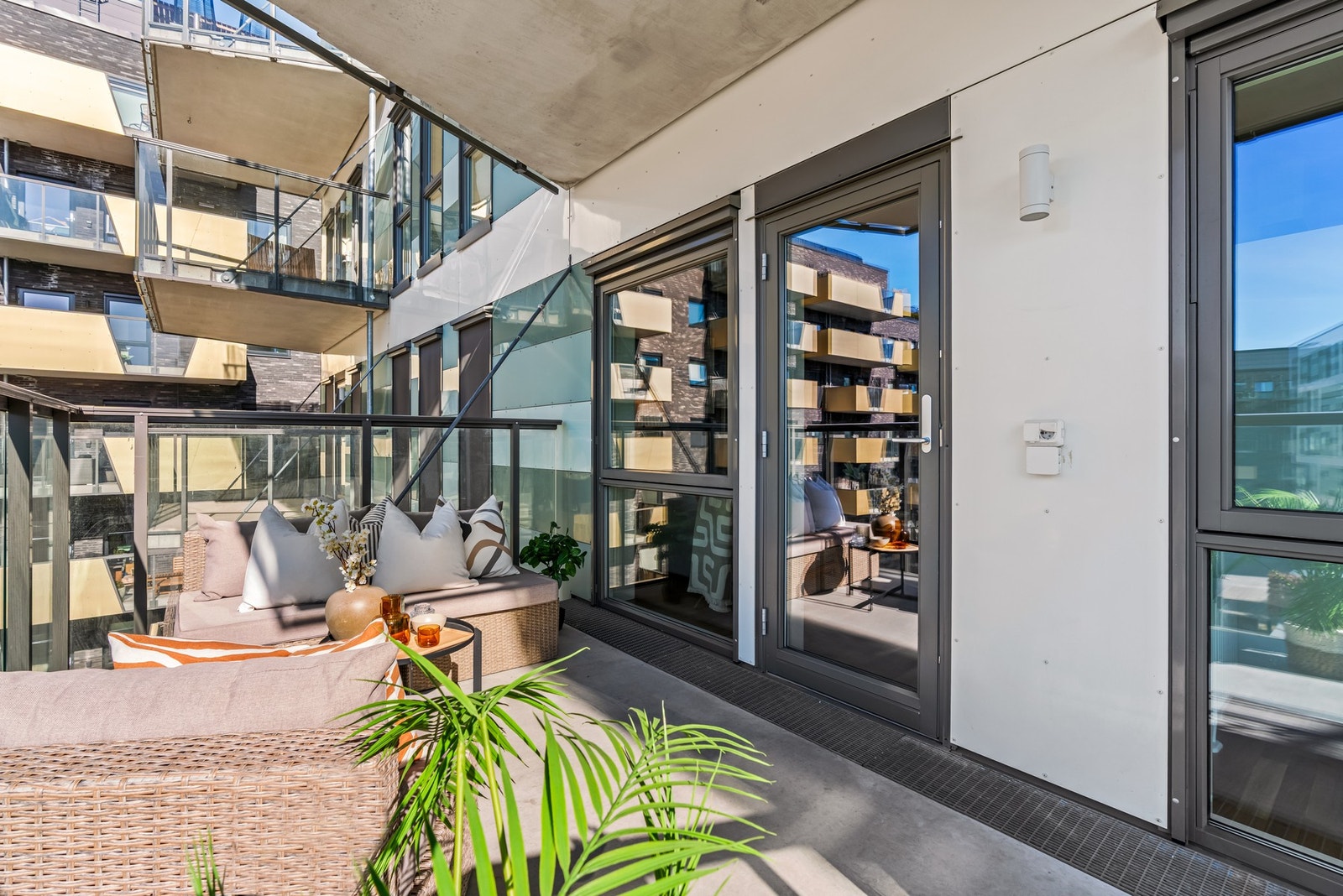 I tillegg til egen balkong har sameiet felles takterrasse, med nydelig utsikt og optimale solforhold. Galleribilde