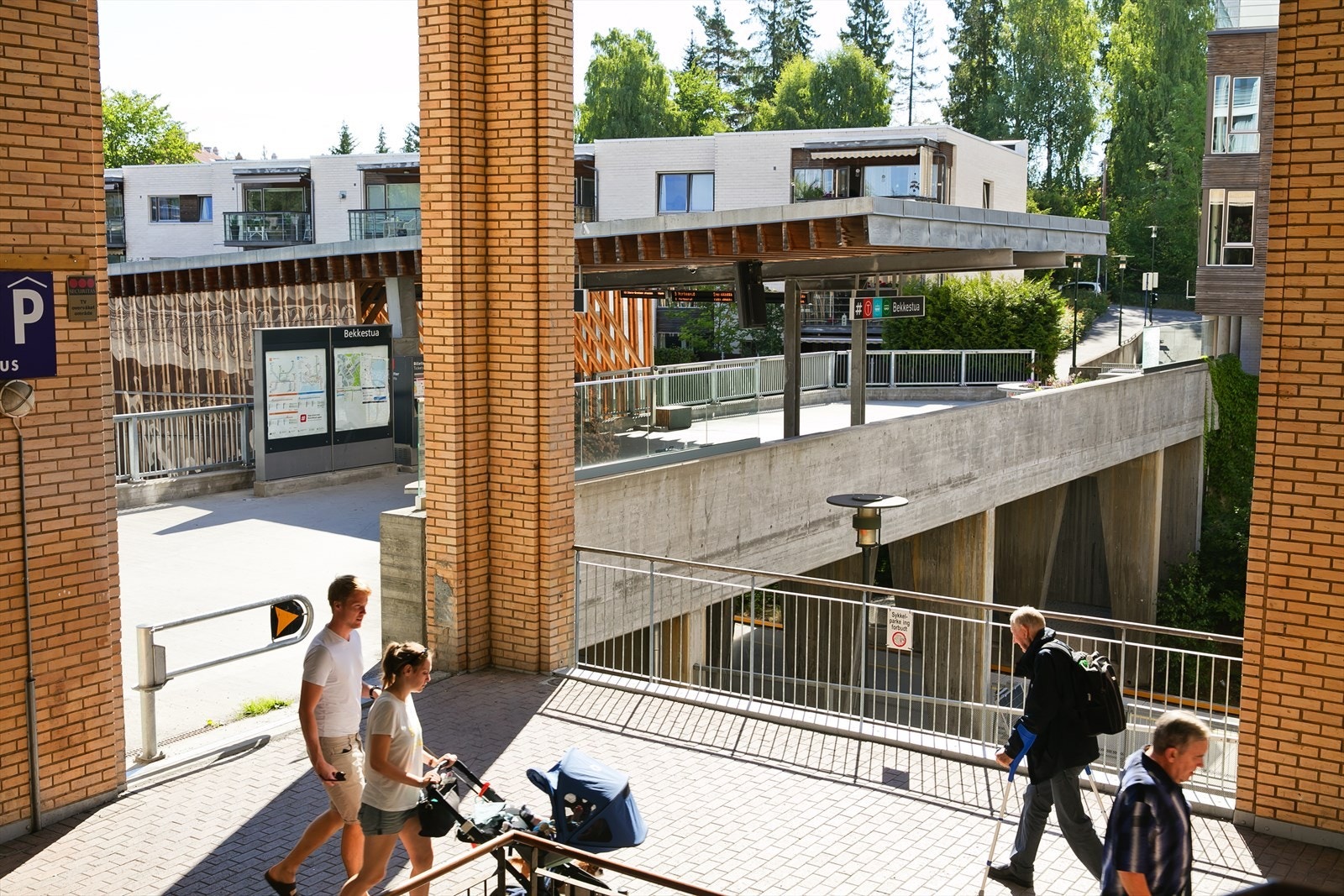 På Bekkestua har du tilgang til T-banen (linje 3 og 2) Galleribilde