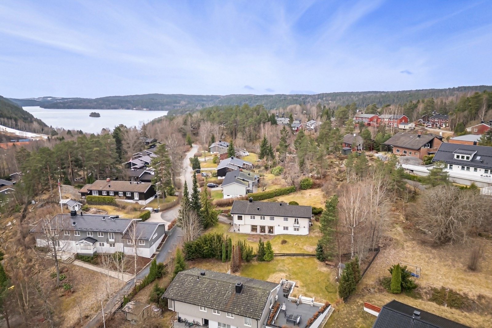 Kort vei til turområder og Gjersjøen. Galleribilde