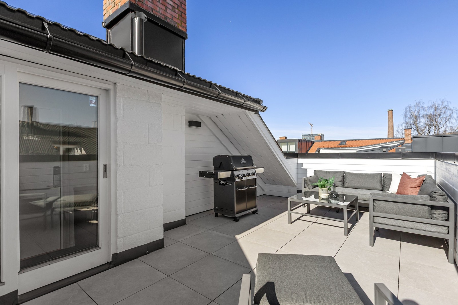 Privat takterrasse på 18kvm med sol hele dagen. Galleribilde