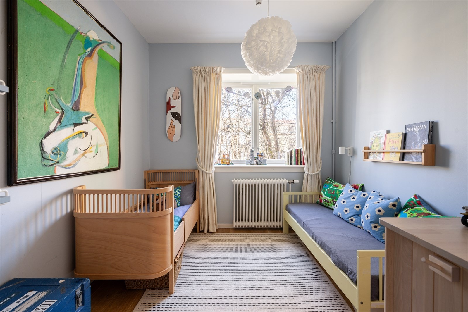 Soverom ll fungerer ypperlig som barnerom, gjesterom, kontor eller det man måtte ha behov for. Galleribilde