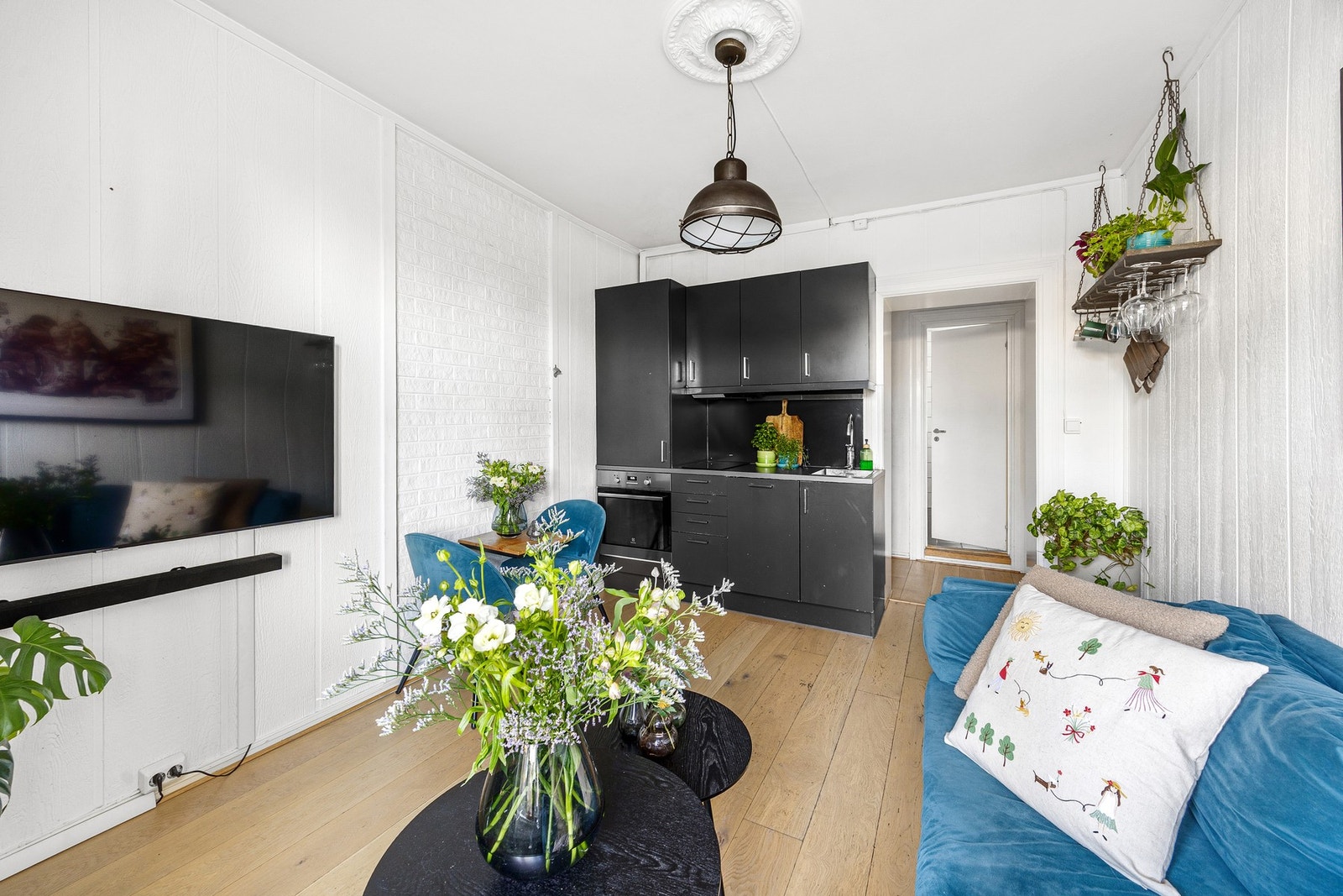 Sjarmfull leilighet med rosett i taket. Galleribilde