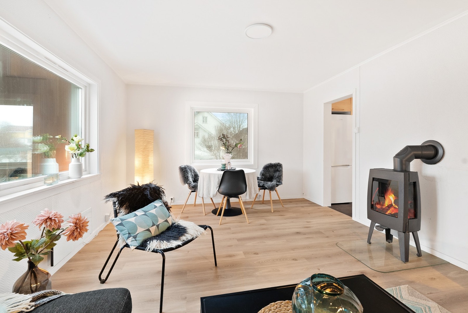 Vedfyring som oppvarming. Galleribilde