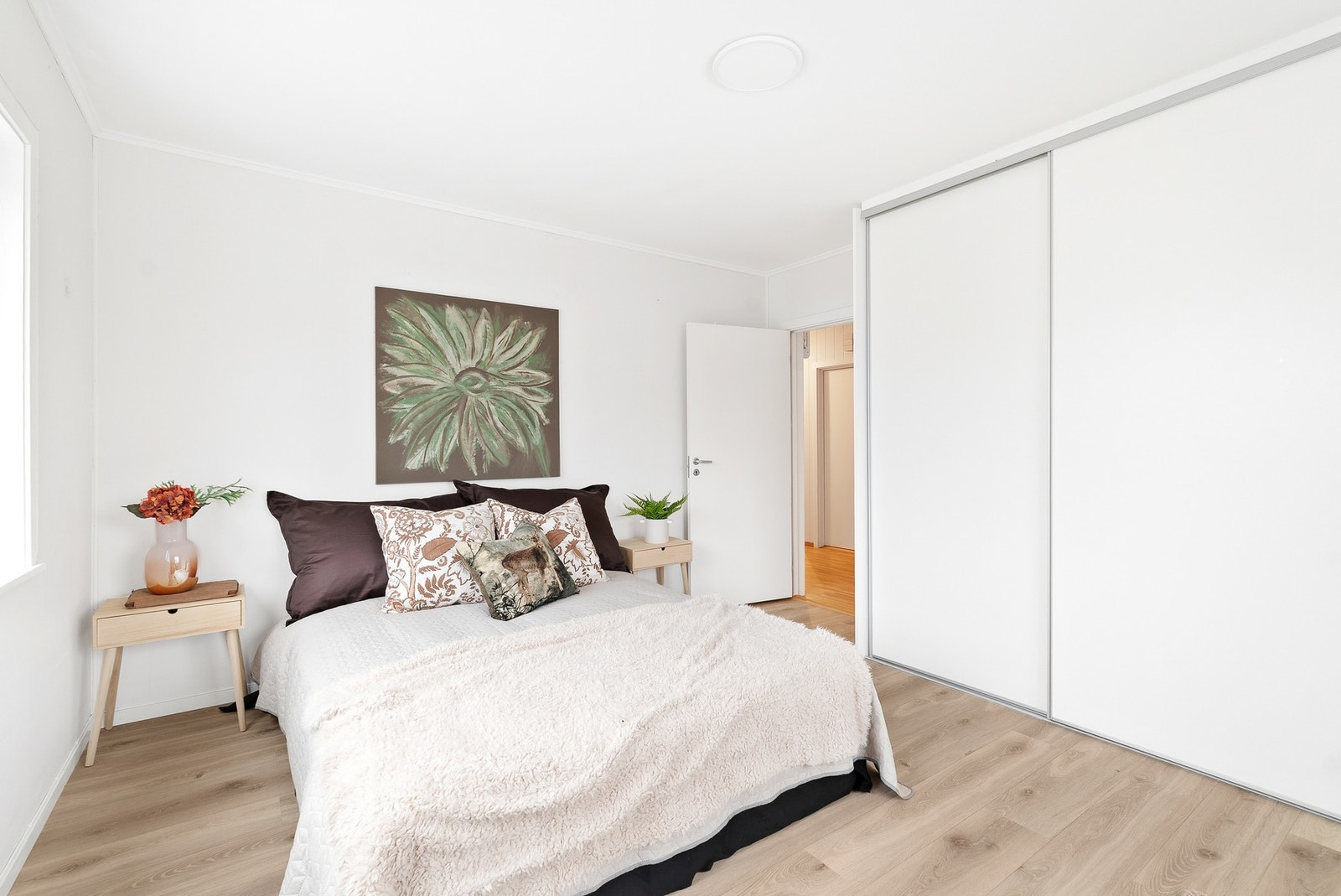 Boligen har to gode soverom med god plass til seng og garderobe. Galleribilde