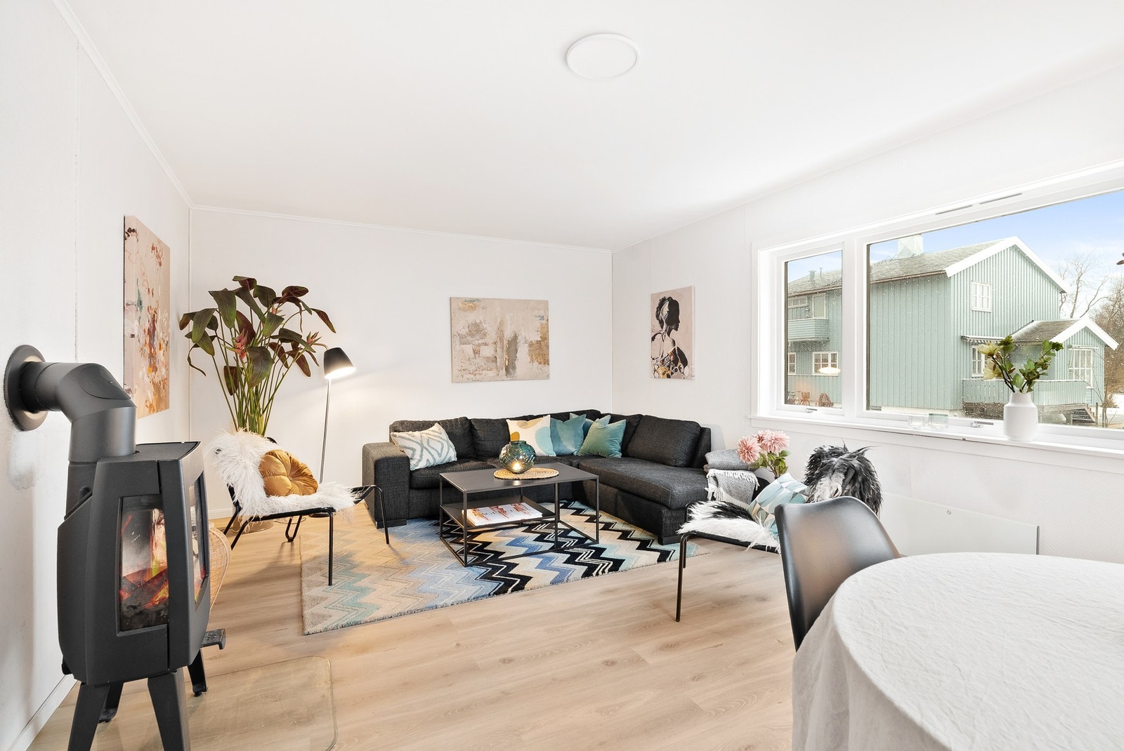 Her kan du bo flott til på populære Reinsletta i et rolig og sentralt boområde med gangavstand til daglige nødvendigheter. Galleribilde