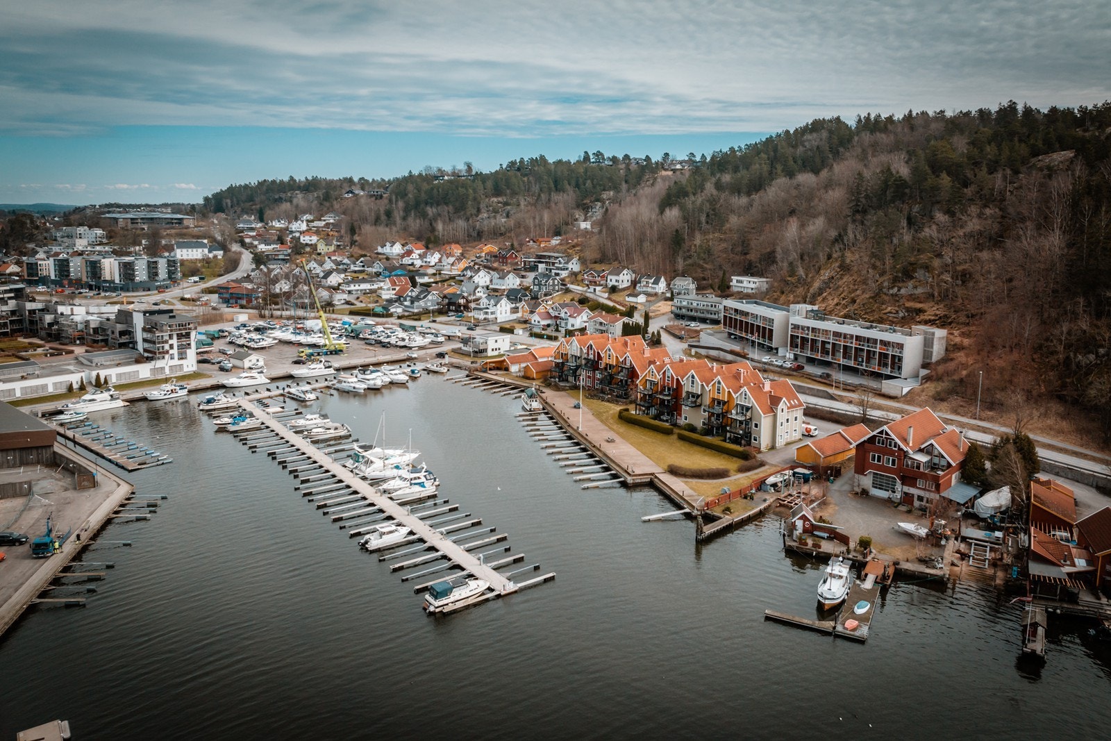 Sjøen er et meglerkast unna Galleribilde