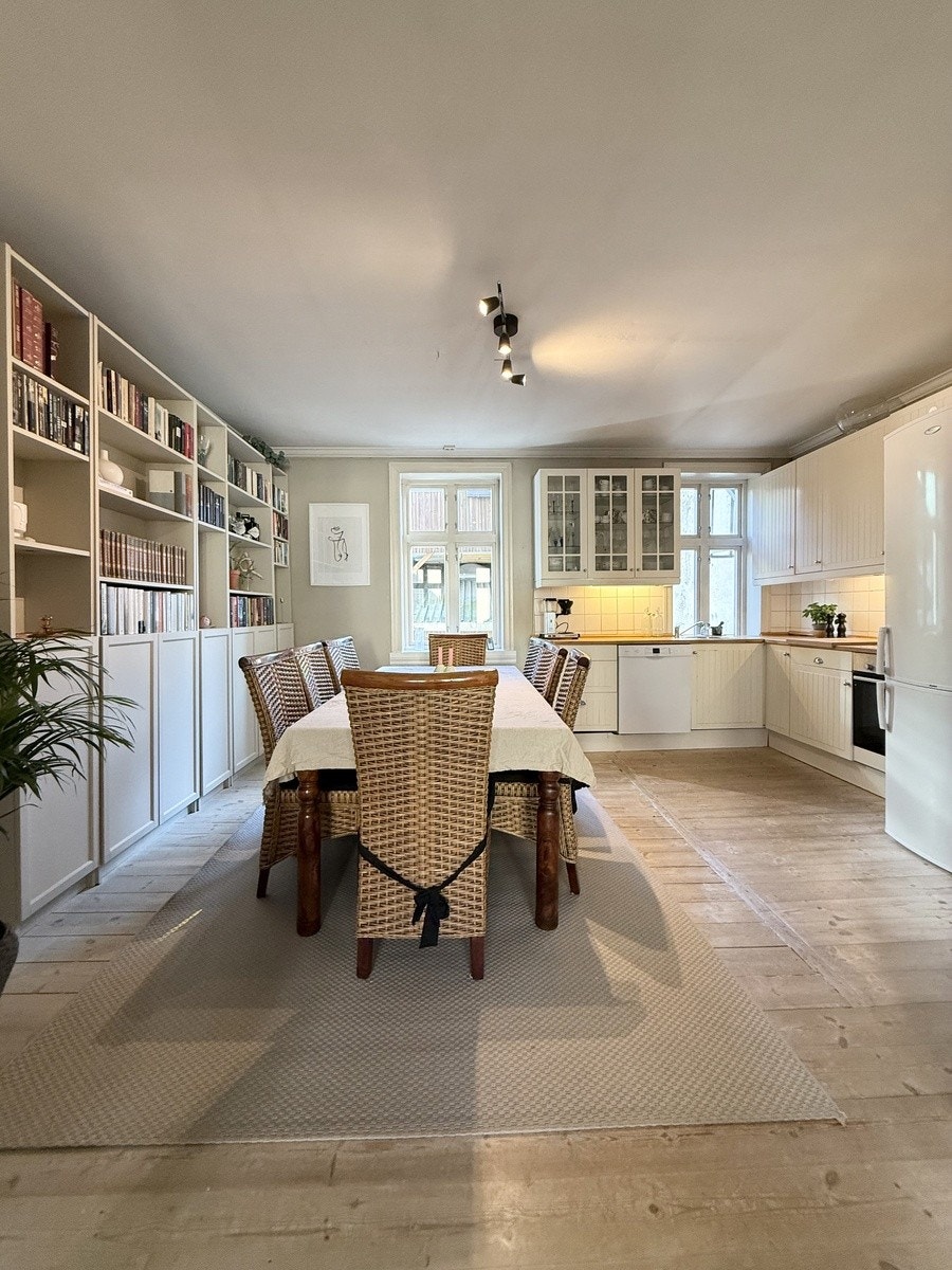 God plass til gjester Galleribilde
