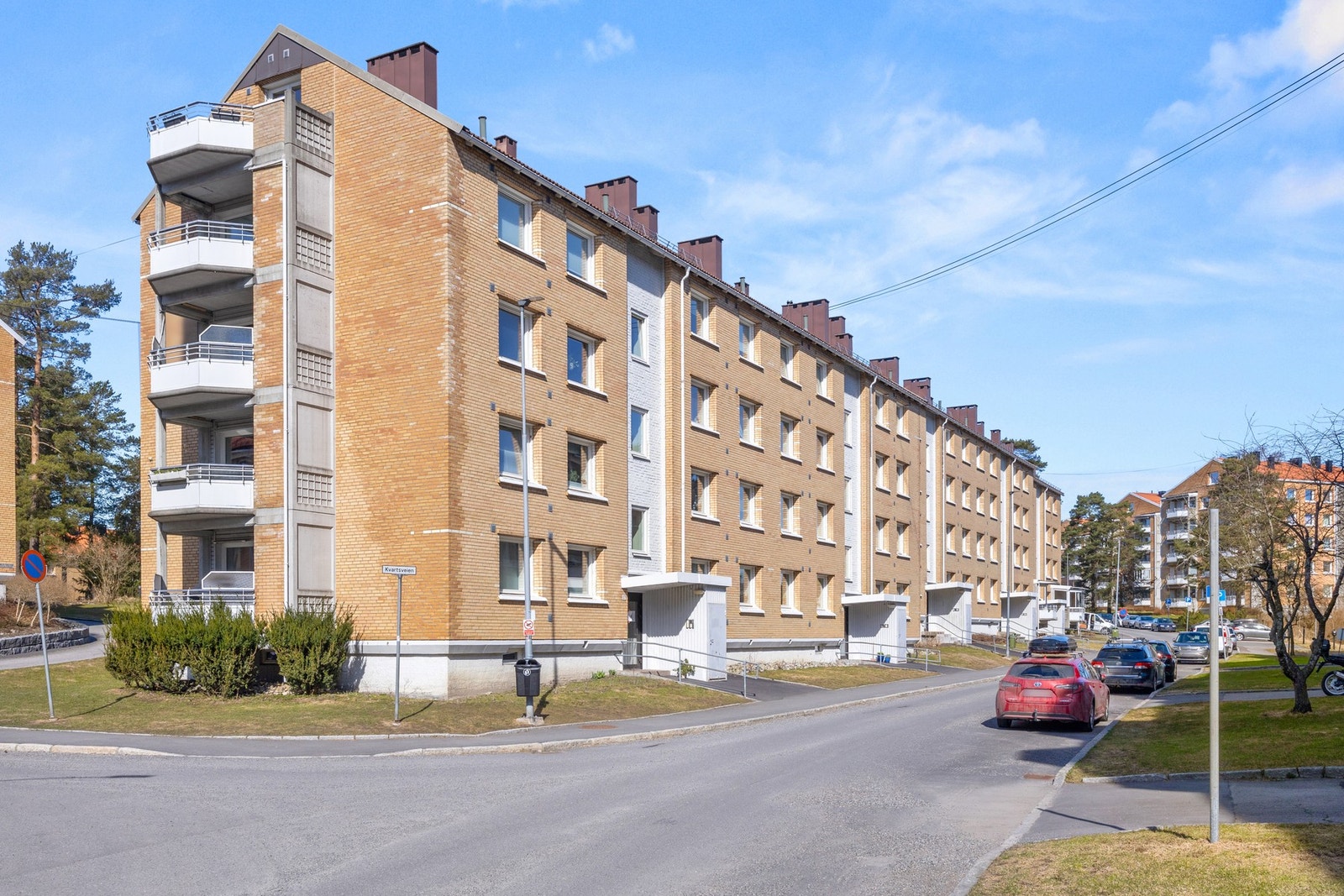 Det er gode muligheter for gratis gateparkering i området rundt boligen. Galleribilde
