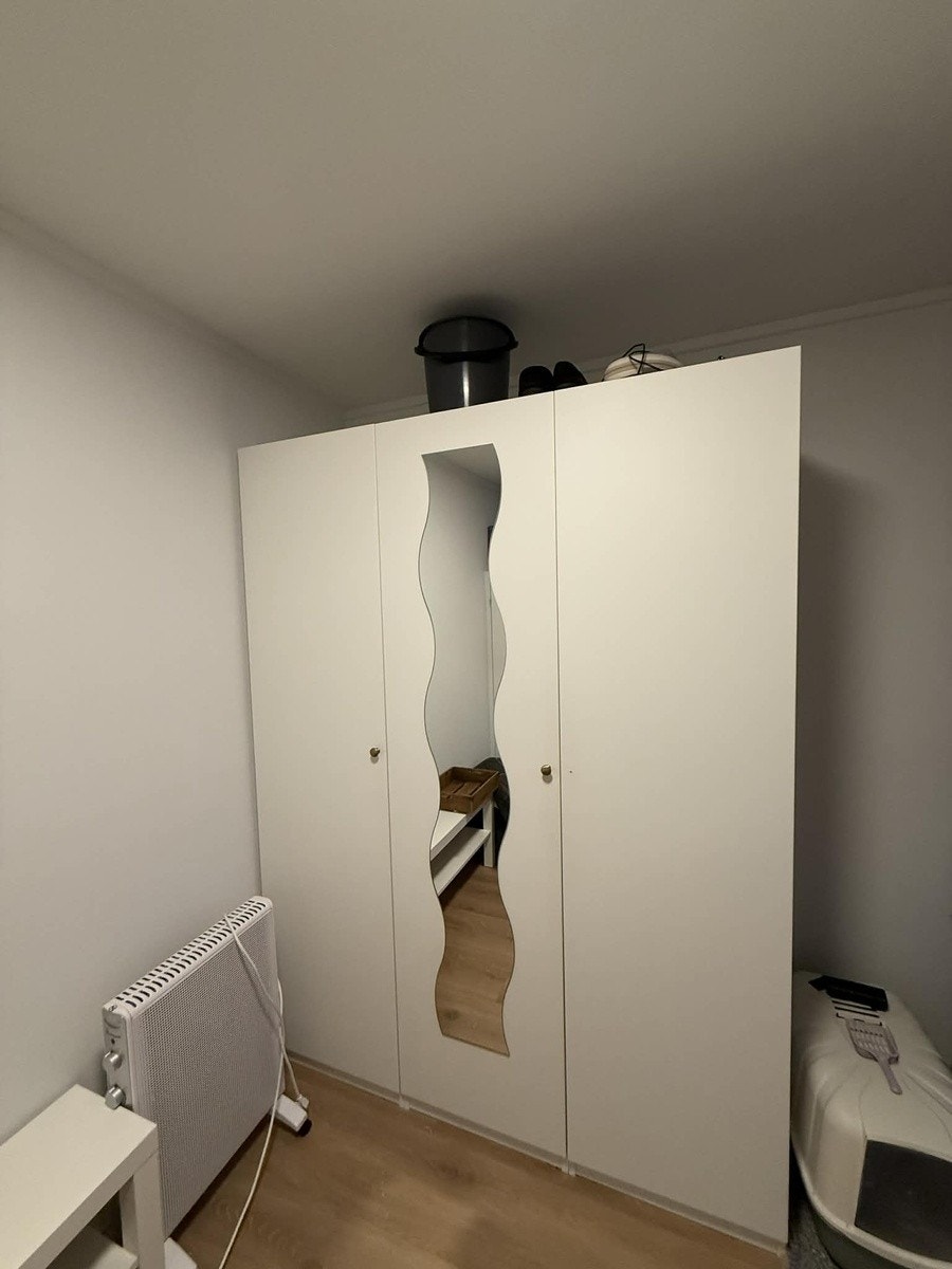 Walk in closet og bortsetting Galleribilde