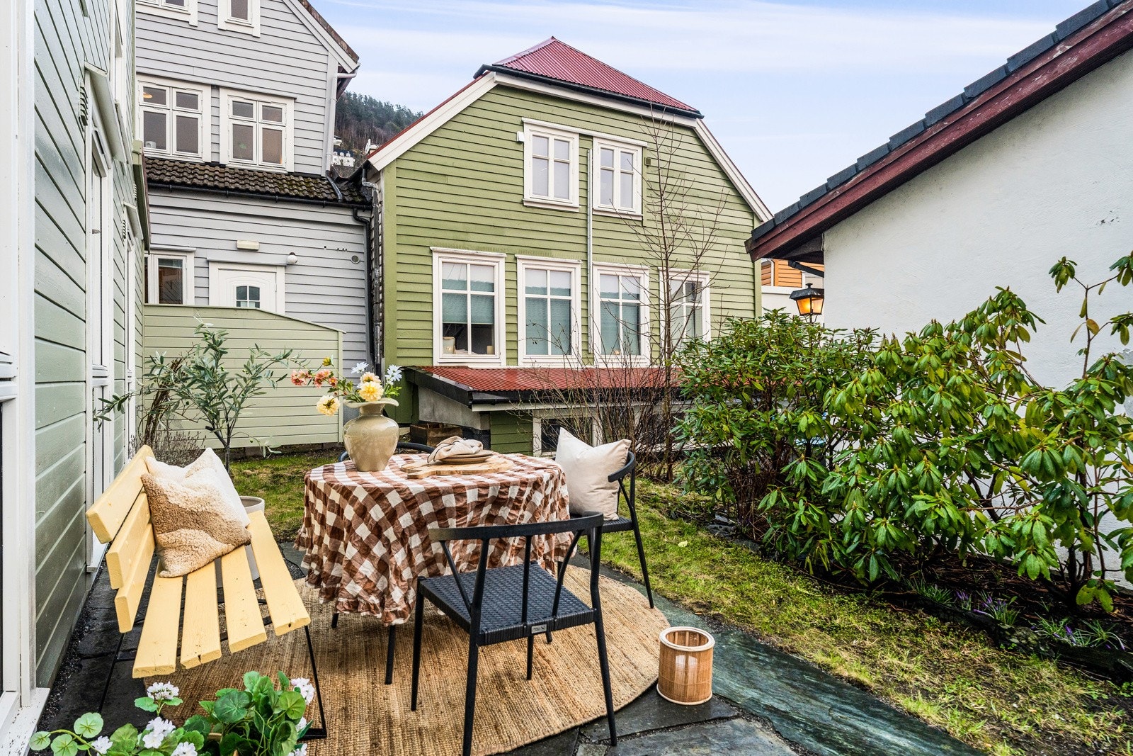Her er det god plass til møblement, grill etc. Galleribilde