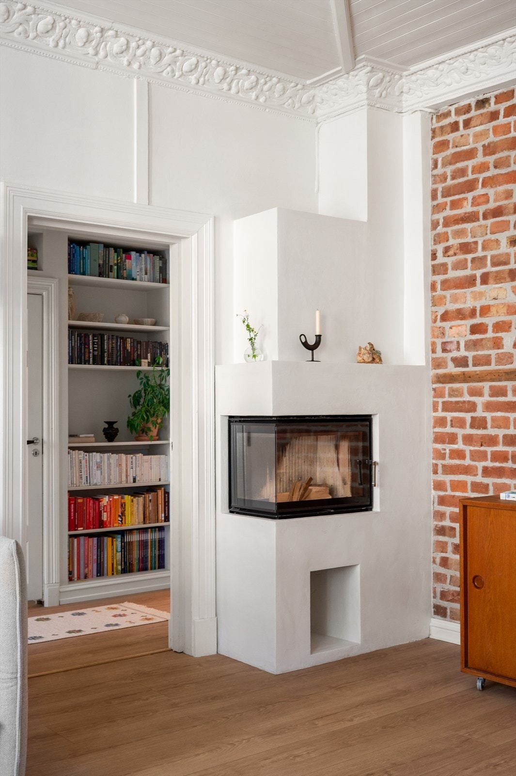 Peisovnen er ny og fagmessig tilkoblet pipeløpet, en kombinasjon av moderne design og klassisk hygge. Galleribilde