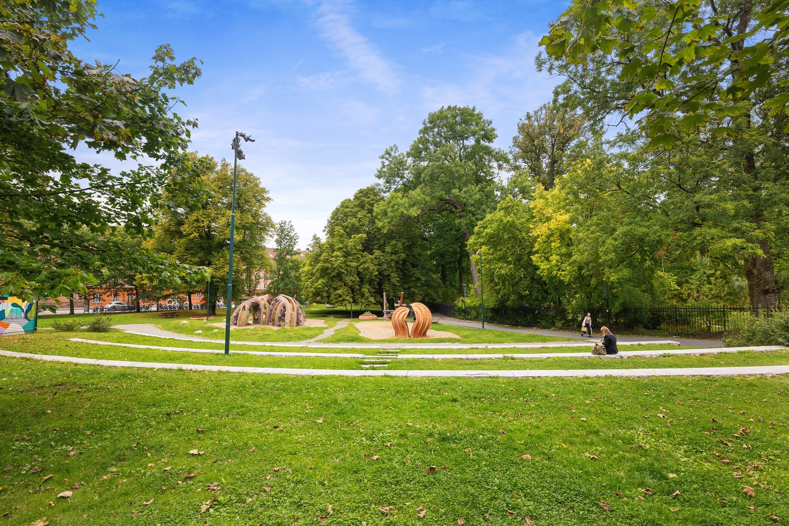 Det er flere grønne lunger i nærområdet ditt. Og hei, du bor rett over gata ved Botanisk hage. Galleribilde