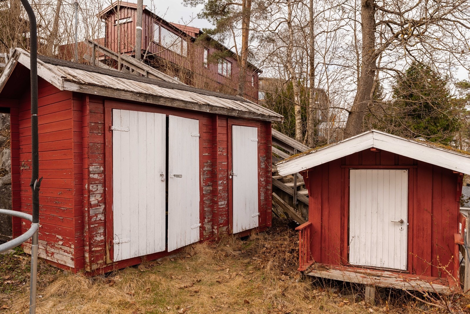 På tomten finnes også boder for ytterligere oppbevaring. Galleribilde