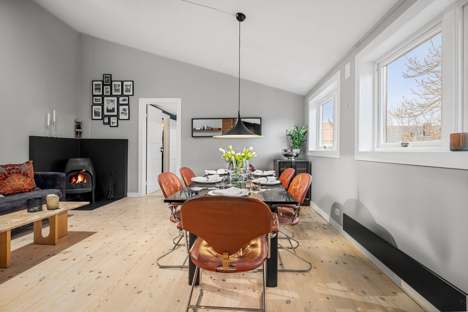 Fra kjøkkenet er det utgang til en fin sørvest-vendt balkong på ca. 2 m². Galleribilde