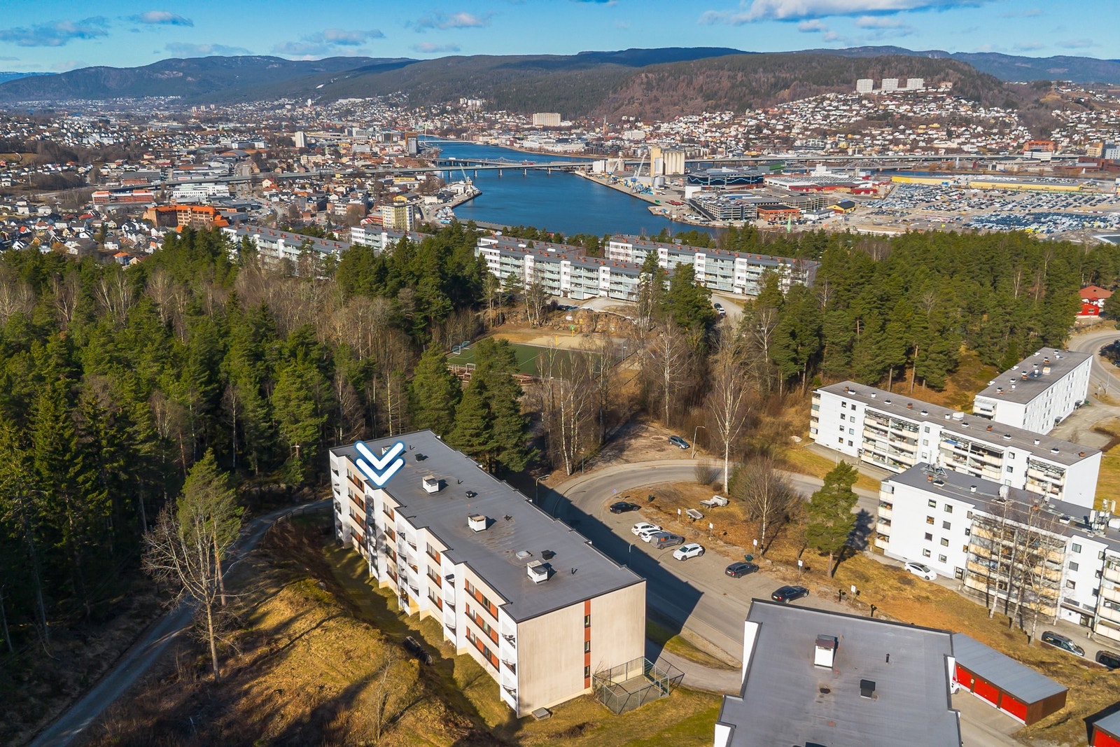 Velkommen til Tors vei 40B. Presentert av Eiendomsmegler MNEF Jørgen Berg. Galleribilde