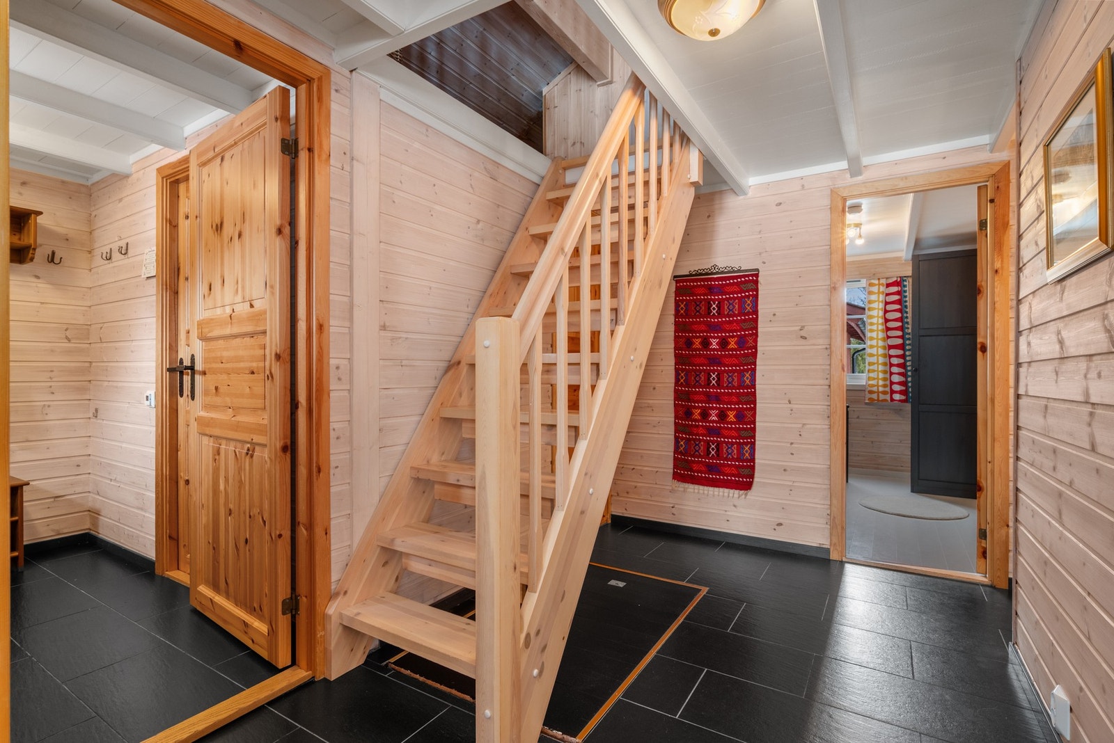 Gangen er på 7,2m² med gulvvarme. Galleribilde