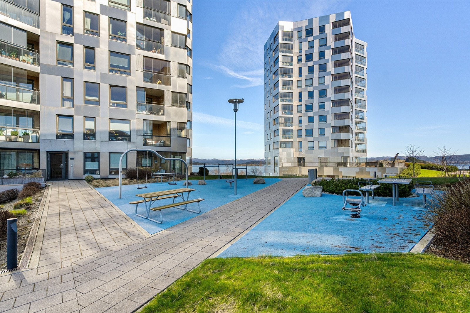 Å bo i Lervig brygge Pluss gir deg ekstra servicetilbud som gjestehybler og fellesrom til leie, treningsrom og bemannet resepsjon. Galleribilde