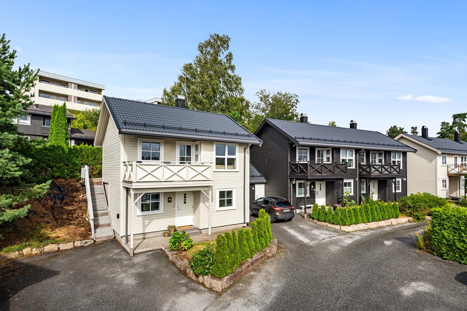 Boligen gjennomgikk betydelige utvendige oppgraderinger i 2020 i regi av borettslaget. Galleribilde