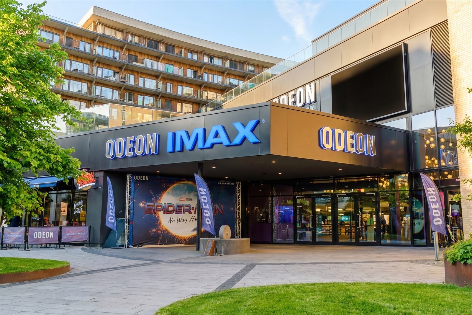 Ca. 10 minutter fra leiligheten finner man også Norges største og første IMAX-kino. Kinoen stod klar i mars 2018 og huser hele 11 saler, hvor det tilrettelegges for en fantastisk filmopplevelse. Galleribilde