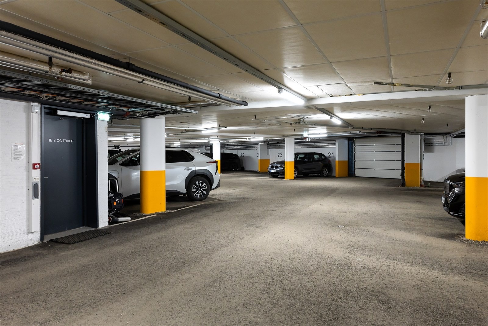 Heis direkte ned til garasjeplassen. Galleribilde