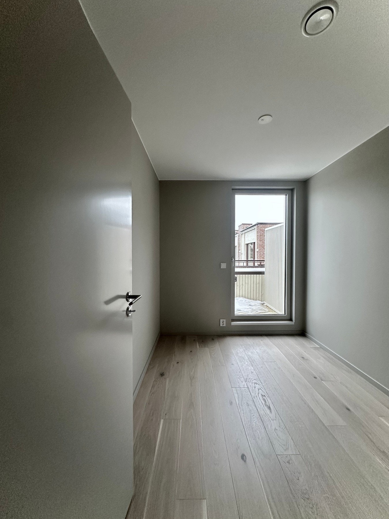 Soverom II med utgang til balkong med ettermiddags- og kveldssol Galleribilde