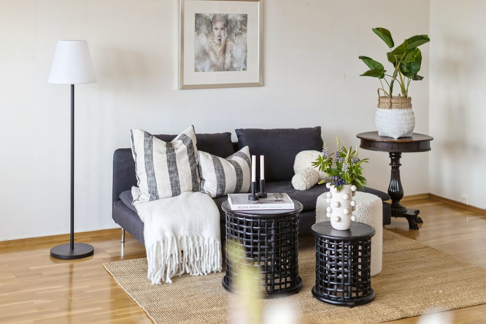 Den store stuen gir fleksibilitet og mulighet for møblering i flere soner. Galleribilde